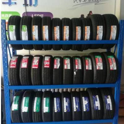 專(zhuān)業(yè)展示，井然有序 解析4S店與汽車(chē)用品店的輪胎貨架與展示架